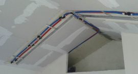 Soffitto radiante con impianto geotermico per casale ristrutturato.