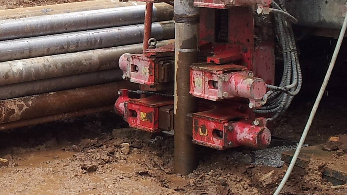 Installazione sonde geotermiche.