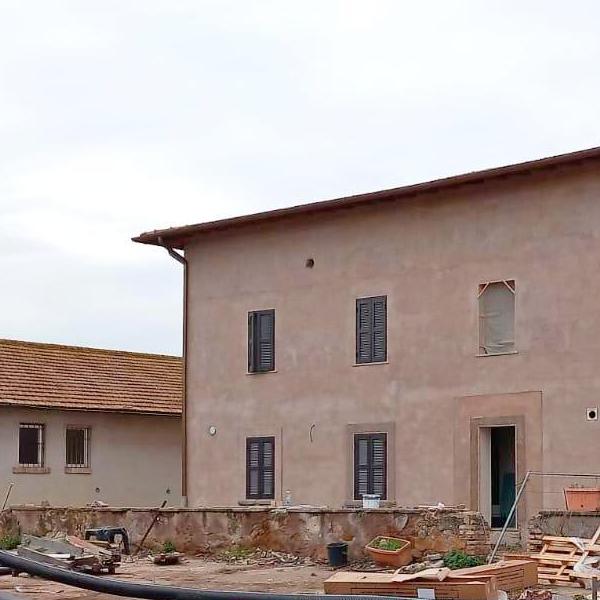 Impianto geotermico per casale di sei appartamenti.